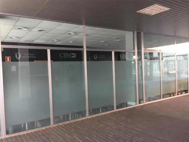 Vinilo ácido troquelado, Colegio Vistarreal